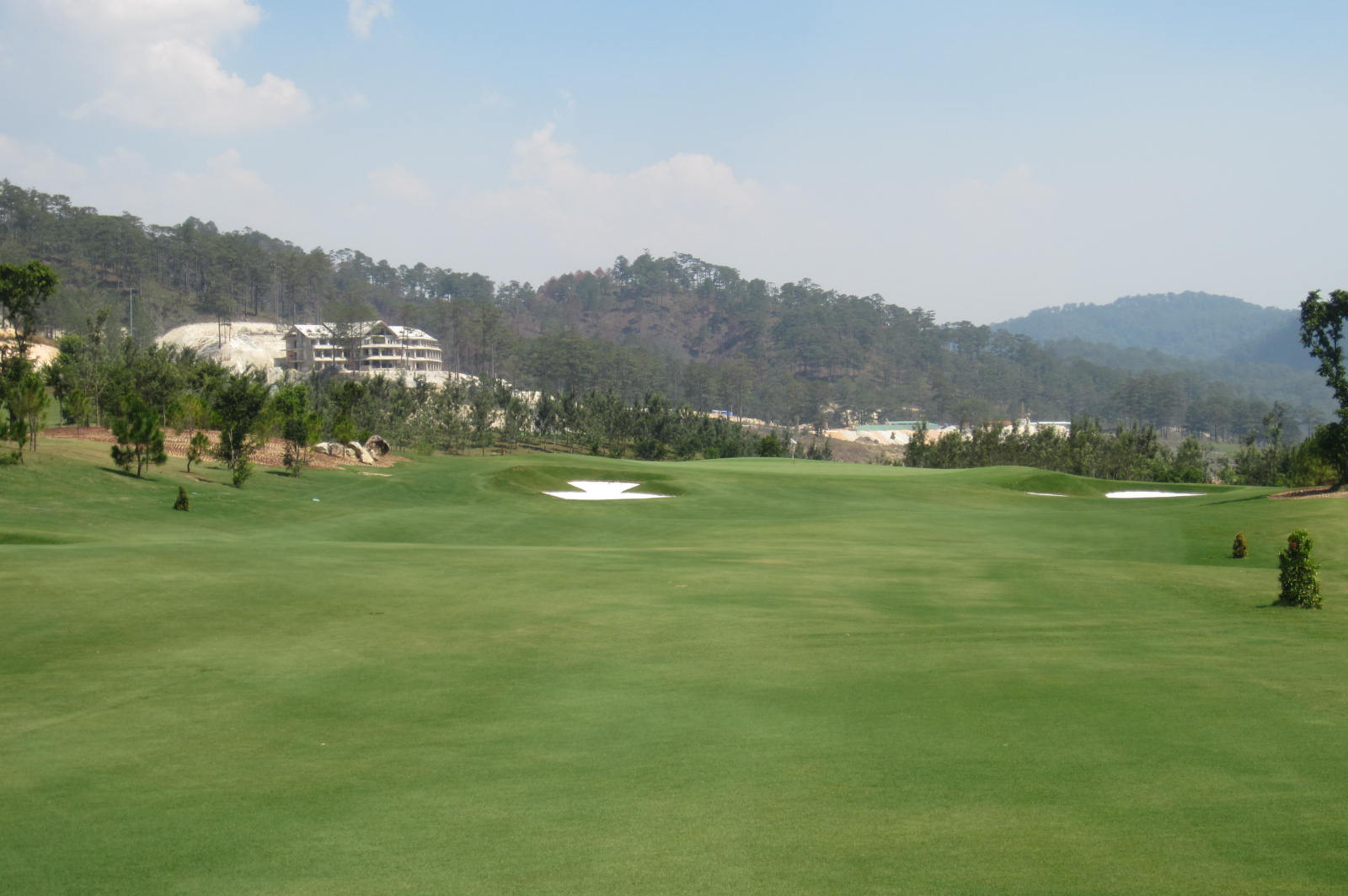 SAM Tuyen Lam Golf Club (